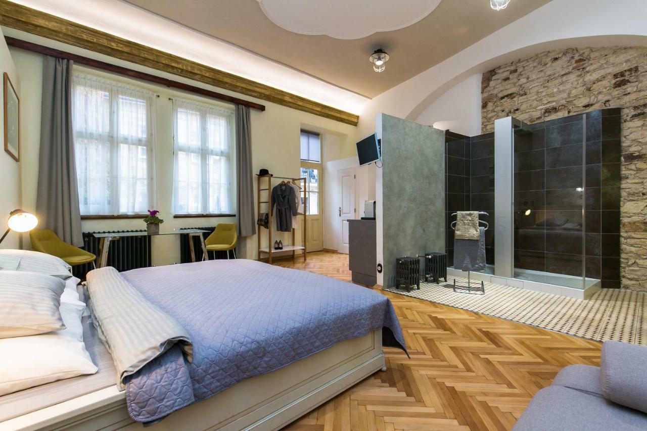 Apartment Nebovidy I - Historic Centre - Terrace - Air Conditioning Prague Luaran gambar